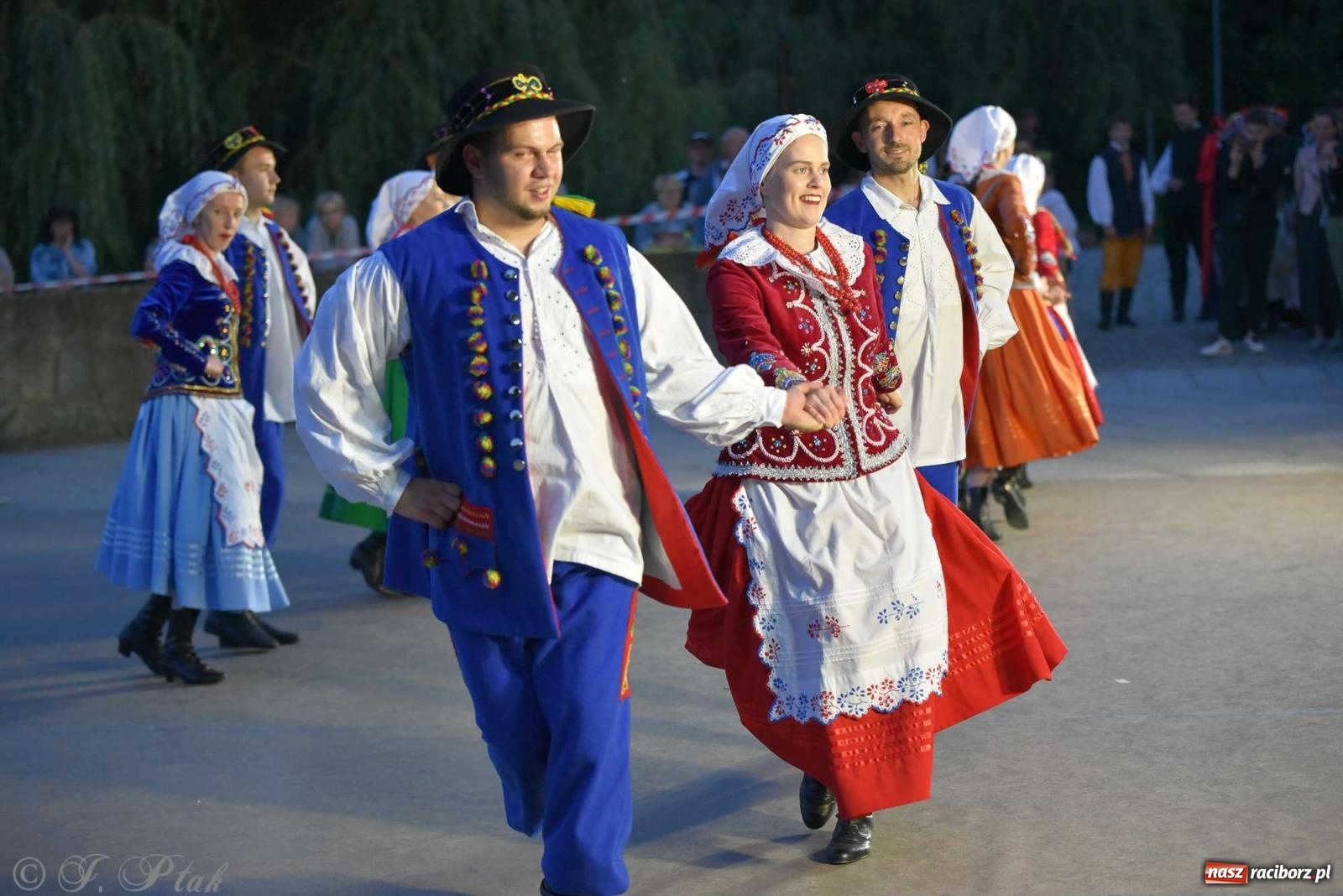 Zdjęcie w galerii na portalu naszraciborz.pl: Raciborska Noc Świętojańska - barwne widowisko nad wodą [FOTO i WIDEO] wiadomości z regionu