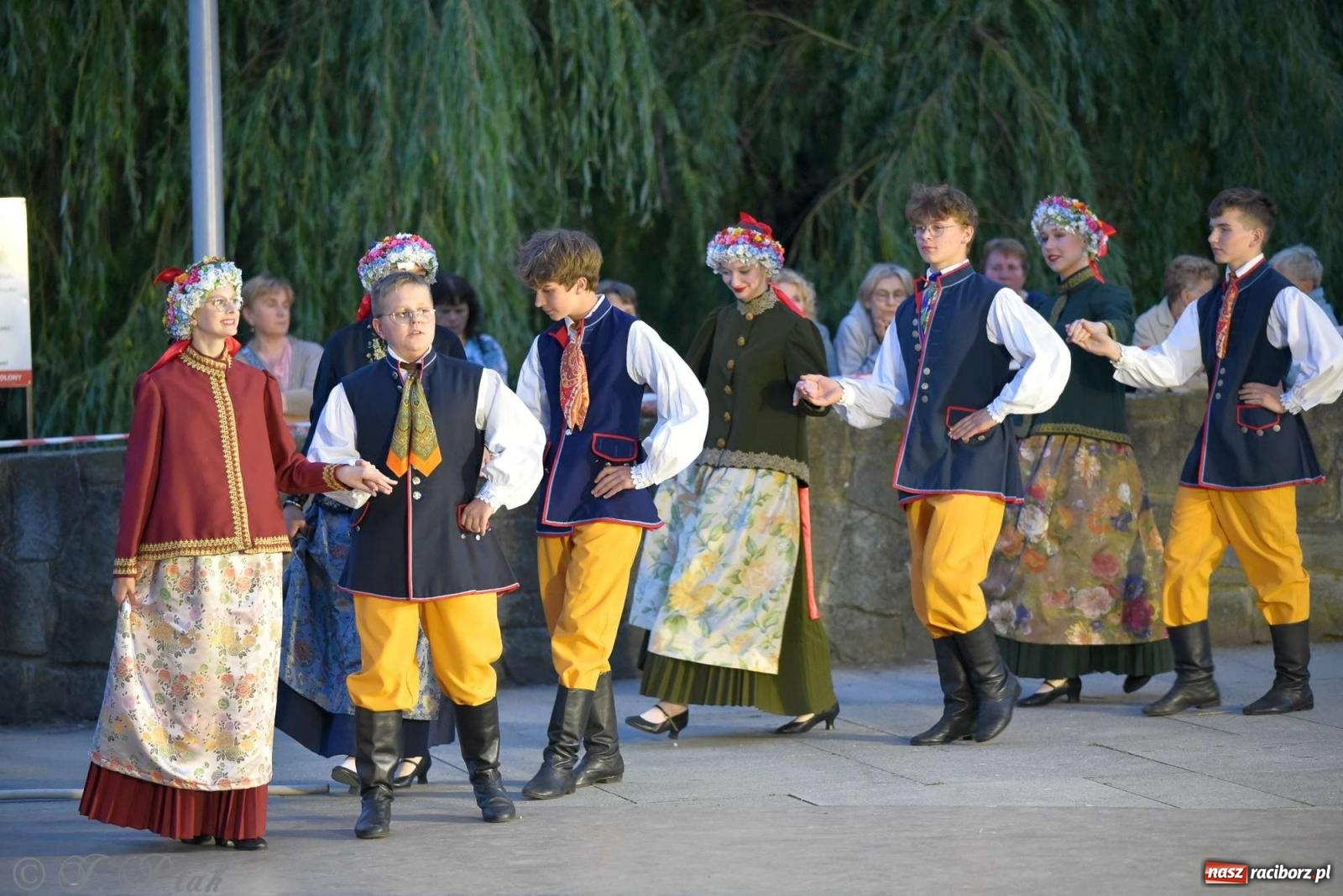 Zdjęcie w galerii na portalu naszraciborz.pl: Raciborska Noc Świętojańska - barwne widowisko nad wodą [FOTO i WIDEO] wiadomości z regionu