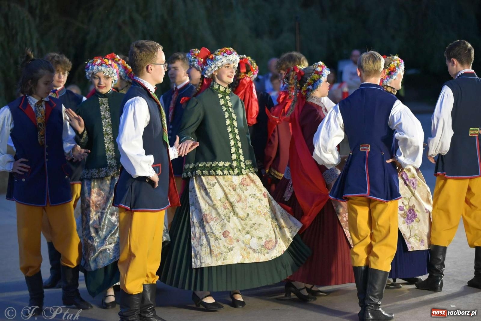 Zdjęcie w galerii na portalu naszraciborz.pl: Raciborska Noc Świętojańska - barwne widowisko nad wodą [FOTO i WIDEO] wiadomości z regionu