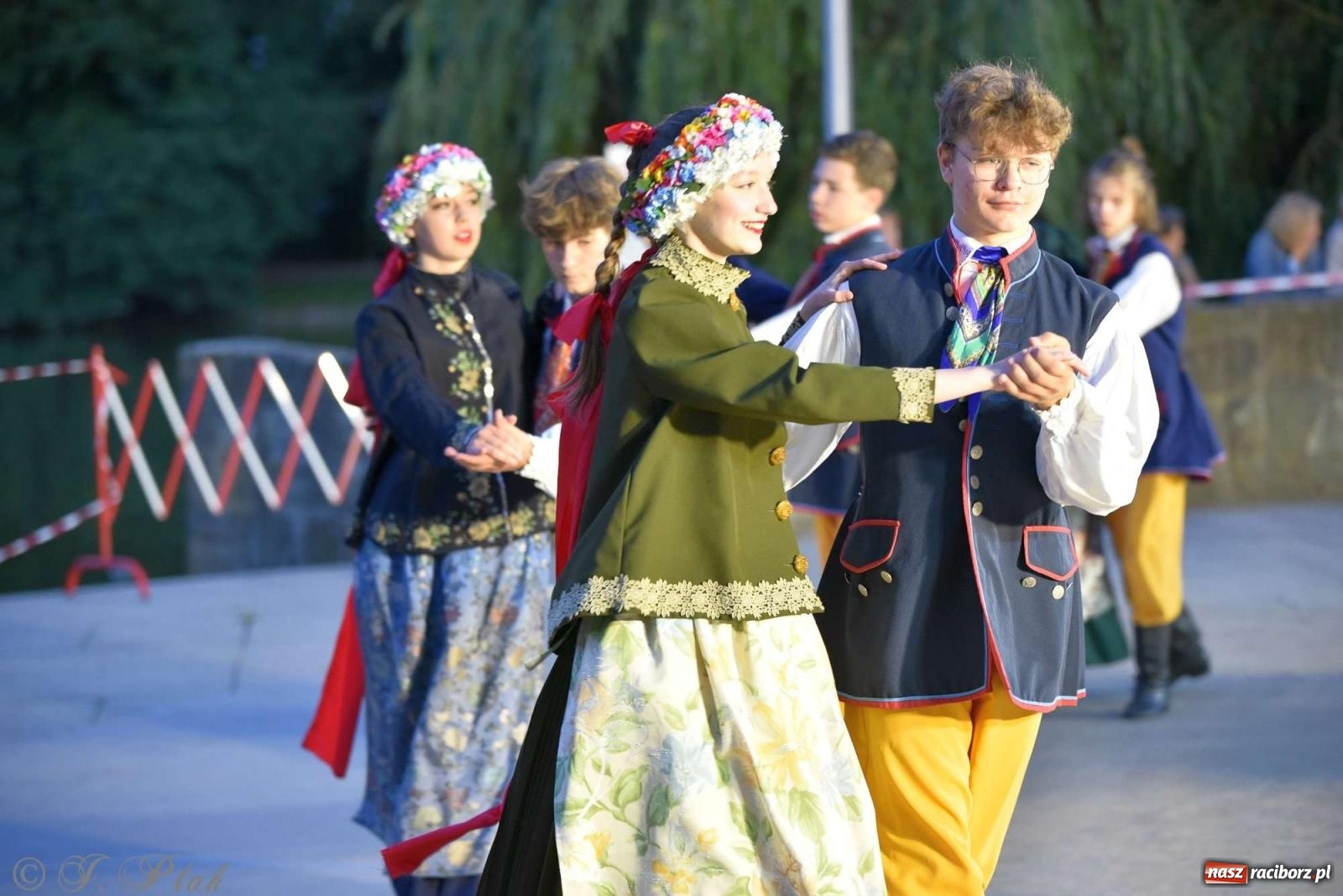 Zdjęcie w galerii na portalu naszraciborz.pl: Raciborska Noc Świętojańska - barwne widowisko nad wodą [FOTO i WIDEO] wiadomości z regionu