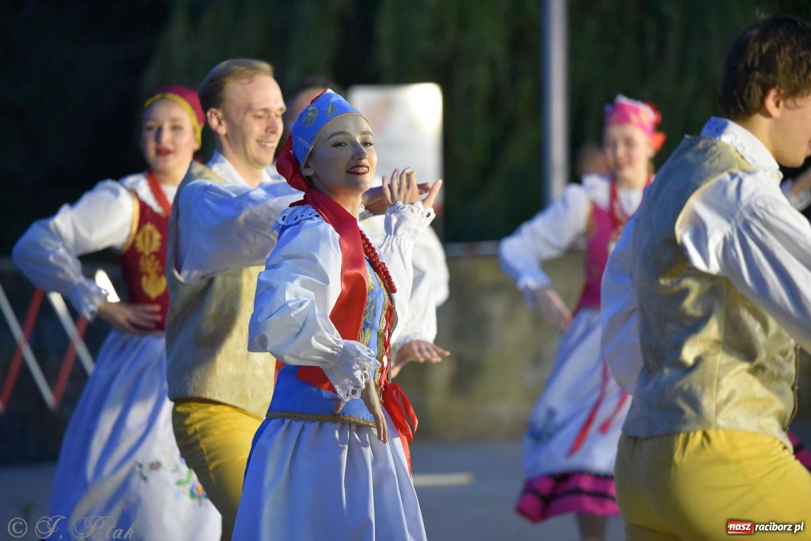 Zdjęcie w galerii na portalu naszraciborz.pl: Raciborska Noc Świętojańska - barwne widowisko nad wodą [FOTO i WIDEO] wiadomości z regionu