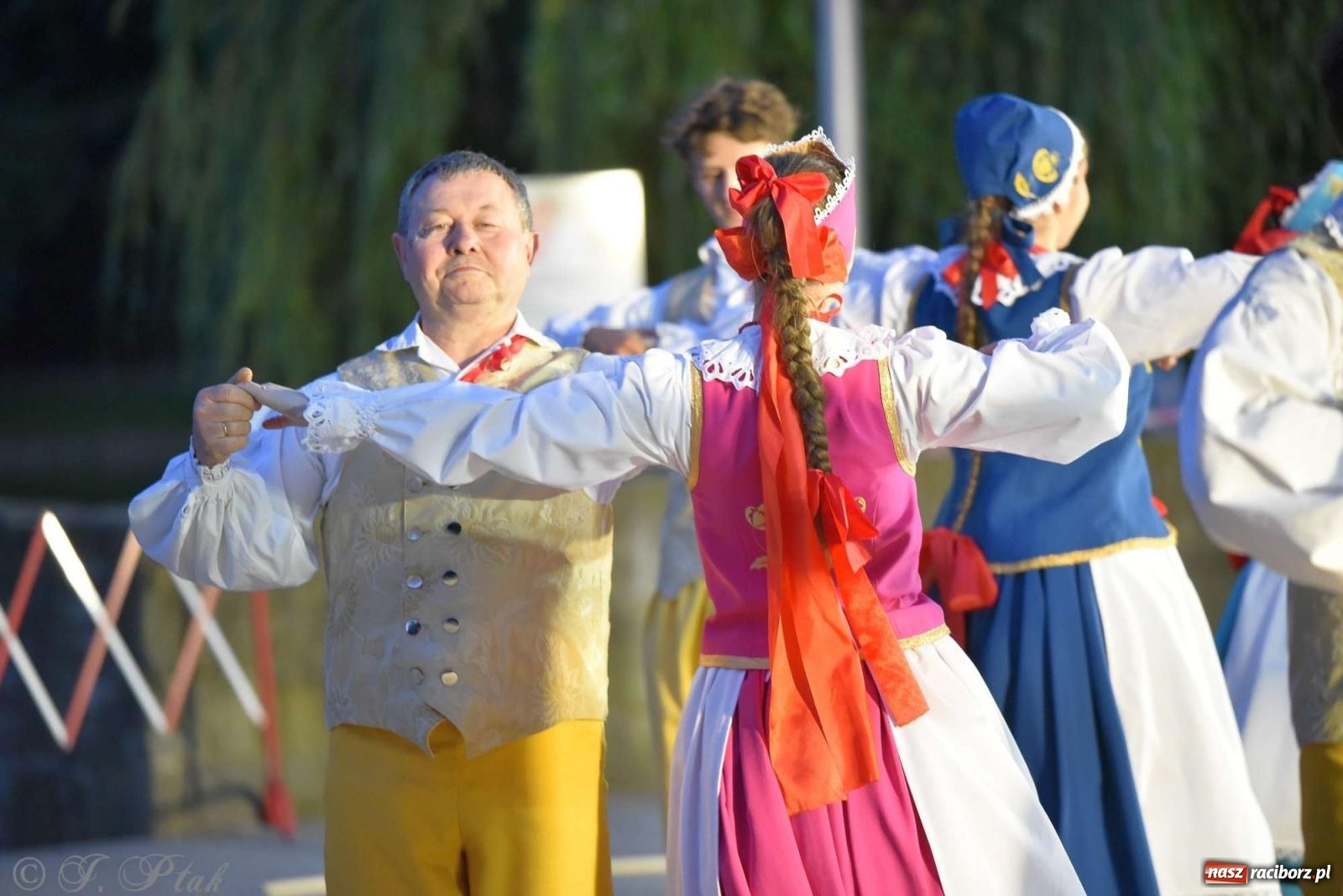 Zdjęcie w galerii na portalu naszraciborz.pl: Raciborska Noc Świętojańska - barwne widowisko nad wodą [FOTO i WIDEO] wiadomości z regionu