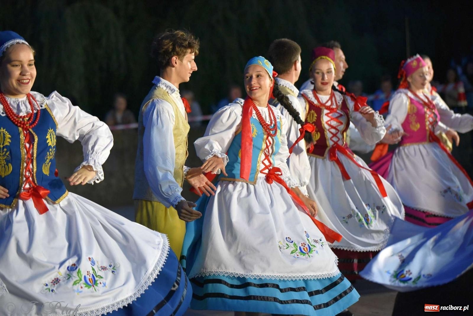 Zdjęcie w galerii na portalu naszraciborz.pl: Raciborska Noc Świętojańska - barwne widowisko nad wodą [FOTO i WIDEO] wiadomości z regionu