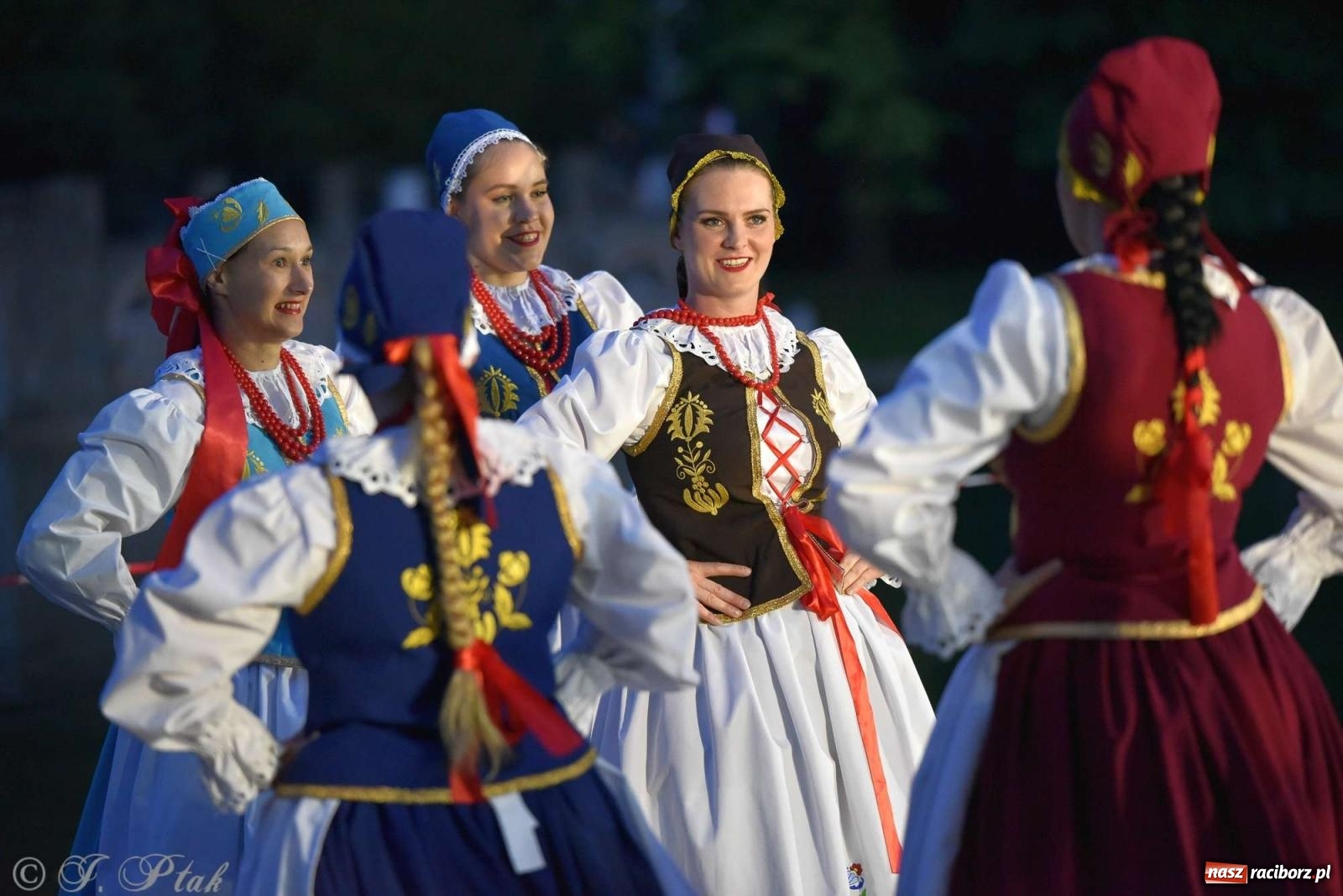 Zdjęcie w galerii na portalu naszraciborz.pl: Raciborska Noc Świętojańska - barwne widowisko nad wodą [FOTO i WIDEO] wiadomości z regionu