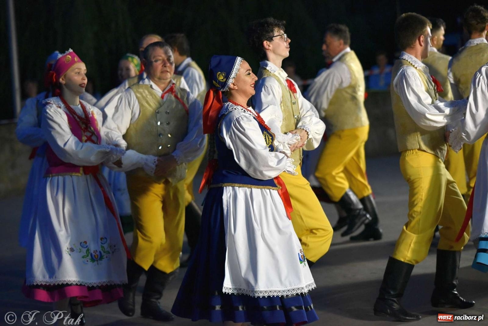 Zdjęcie w galerii na portalu naszraciborz.pl: Raciborska Noc Świętojańska - barwne widowisko nad wodą [FOTO i WIDEO] wiadomości z regionu