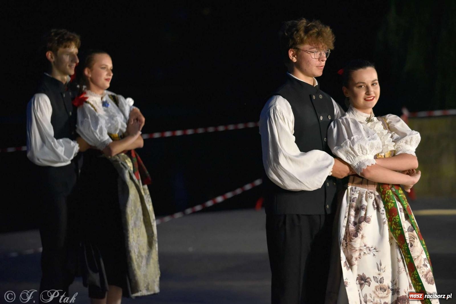 Zdjęcie w galerii na portalu naszraciborz.pl: Raciborska Noc Świętojańska - barwne widowisko nad wodą [FOTO i WIDEO] wiadomości z regionu