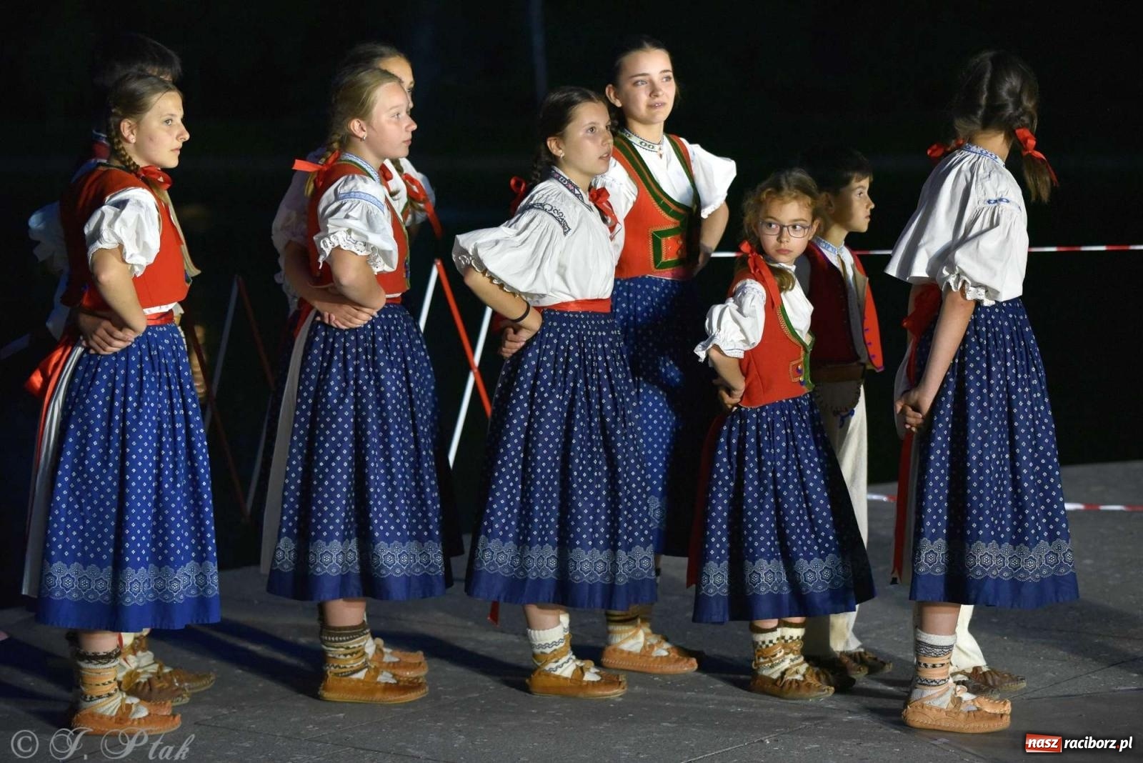 Zdjęcie w galerii na portalu naszraciborz.pl: Raciborska Noc Świętojańska - barwne widowisko nad wodą [FOTO i WIDEO] wiadomości z regionu