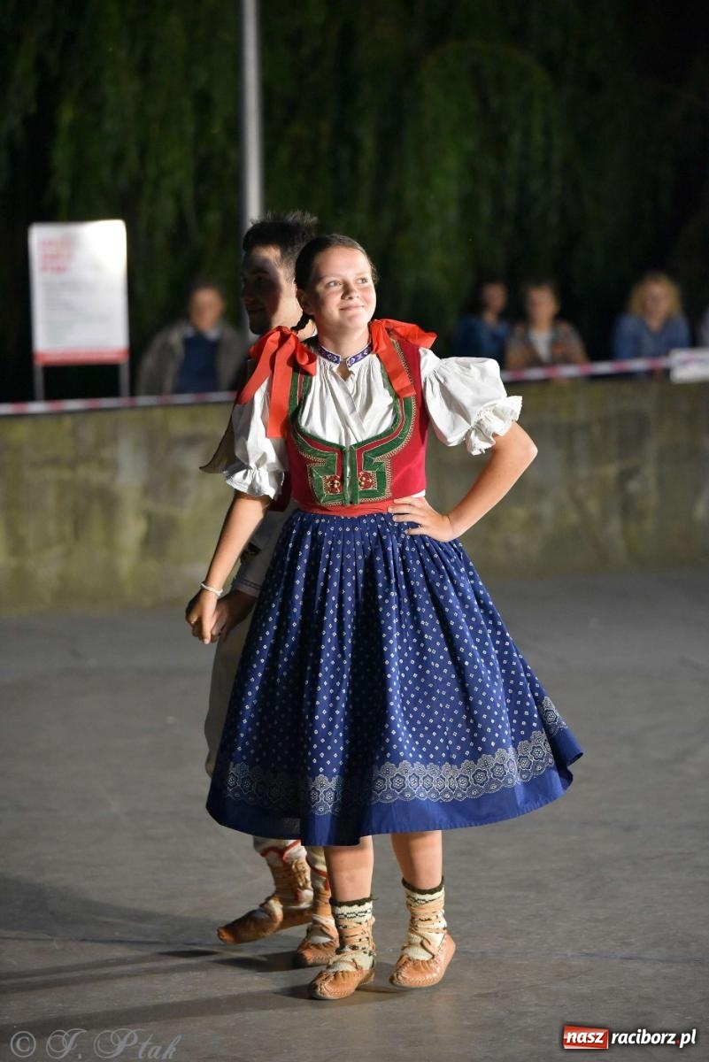 Zdjęcie w galerii na portalu naszraciborz.pl: Raciborska Noc Świętojańska - barwne widowisko nad wodą [FOTO i WIDEO] wiadomości z regionu