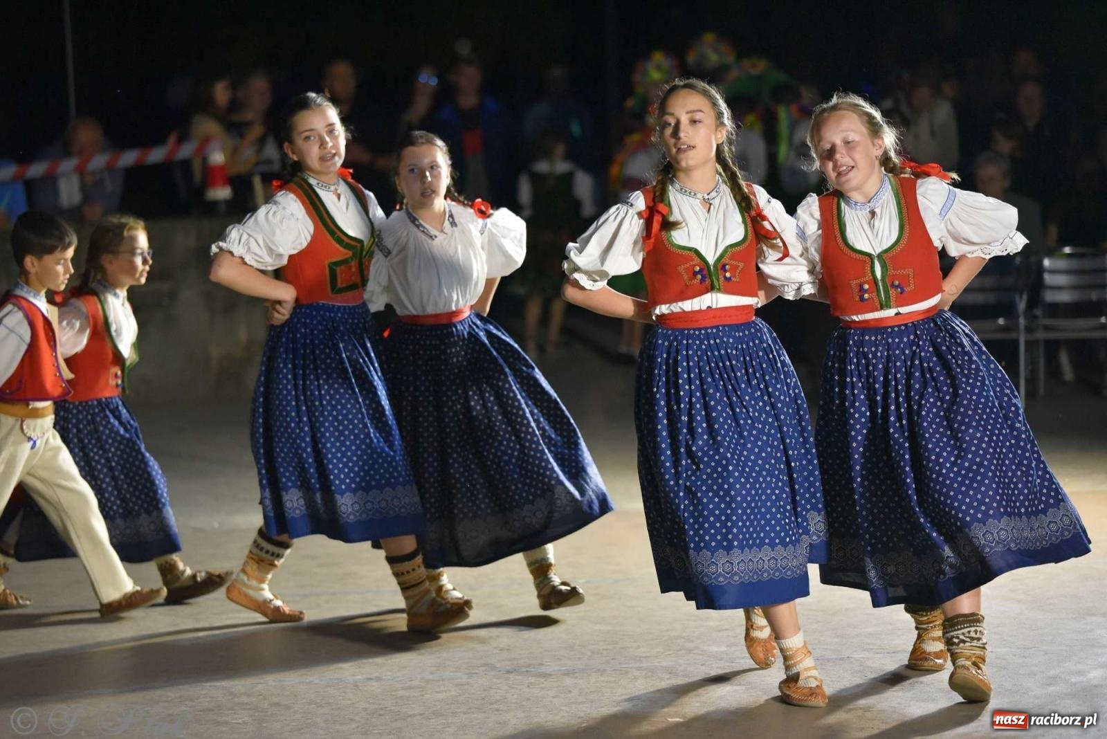 Zdjęcie w galerii na portalu naszraciborz.pl: Raciborska Noc Świętojańska - barwne widowisko nad wodą [FOTO i WIDEO] wiadomości z regionu