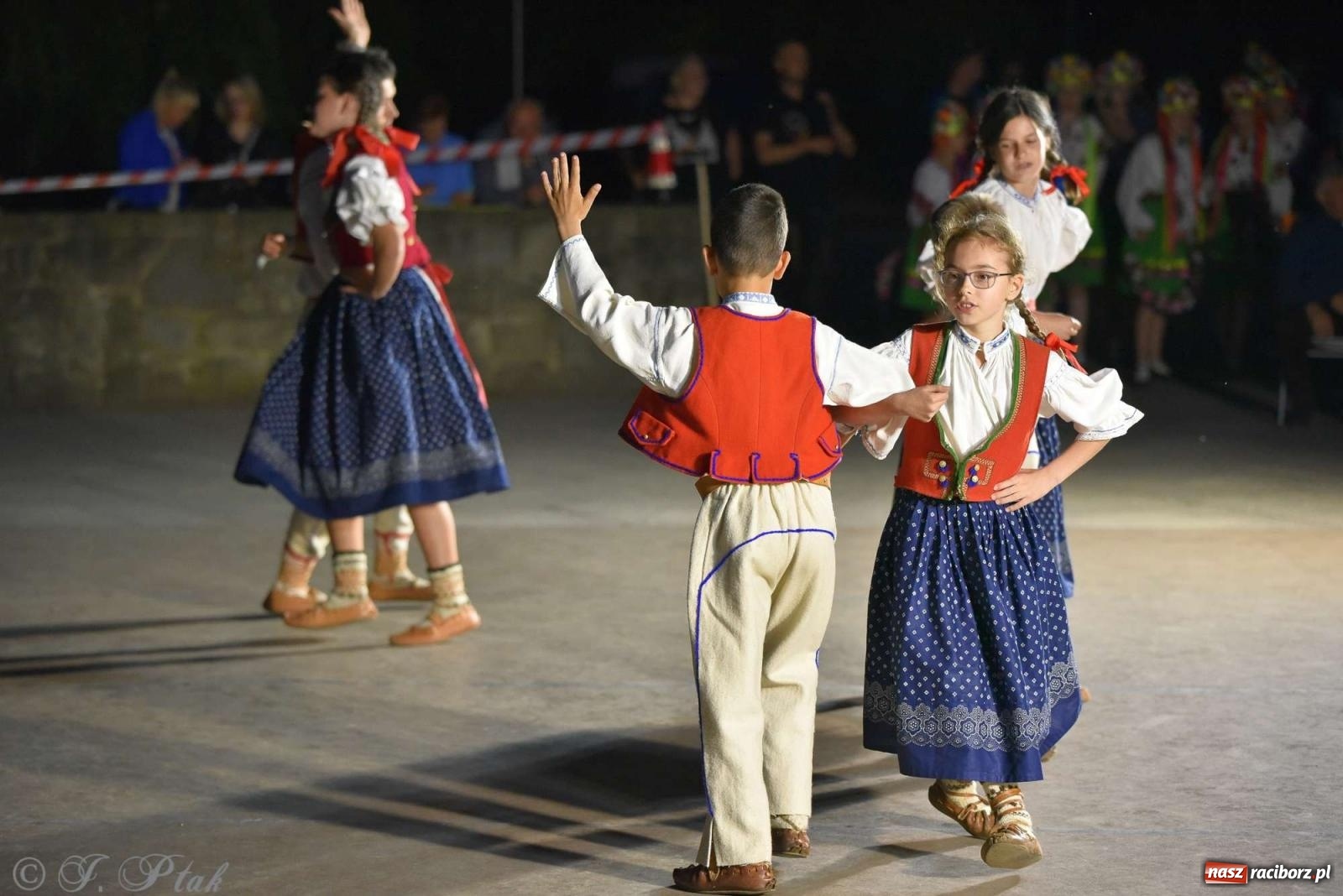 Zdjęcie w galerii na portalu naszraciborz.pl: Raciborska Noc Świętojańska - barwne widowisko nad wodą [FOTO i WIDEO] wiadomości z regionu