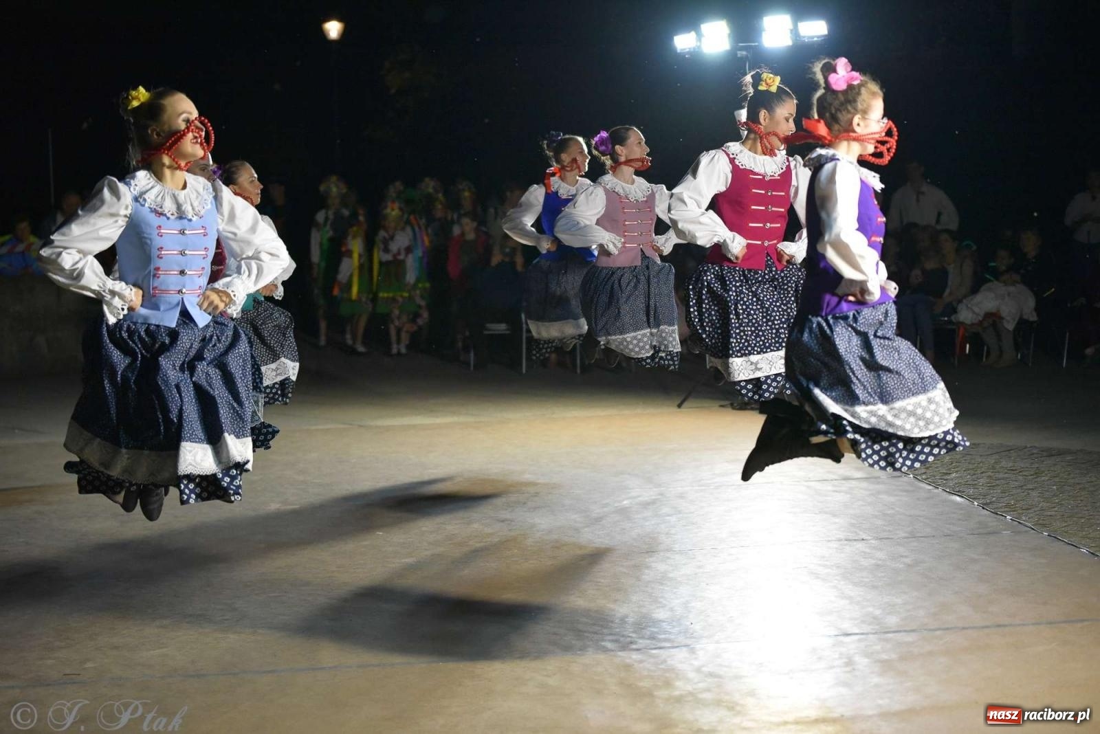 Zdjęcie w galerii na portalu naszraciborz.pl: Raciborska Noc Świętojańska - barwne widowisko nad wodą [FOTO i WIDEO] wiadomości z regionu