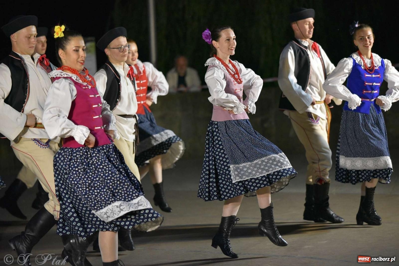 Zdjęcie w galerii na portalu naszraciborz.pl: Raciborska Noc Świętojańska - barwne widowisko nad wodą [FOTO i WIDEO] wiadomości z regionu