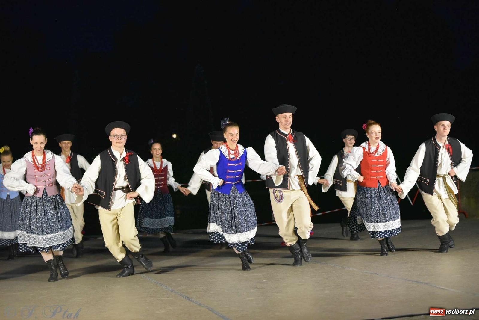 Zdjęcie w galerii na portalu naszraciborz.pl: Raciborska Noc Świętojańska - barwne widowisko nad wodą [FOTO i WIDEO] wiadomości z regionu