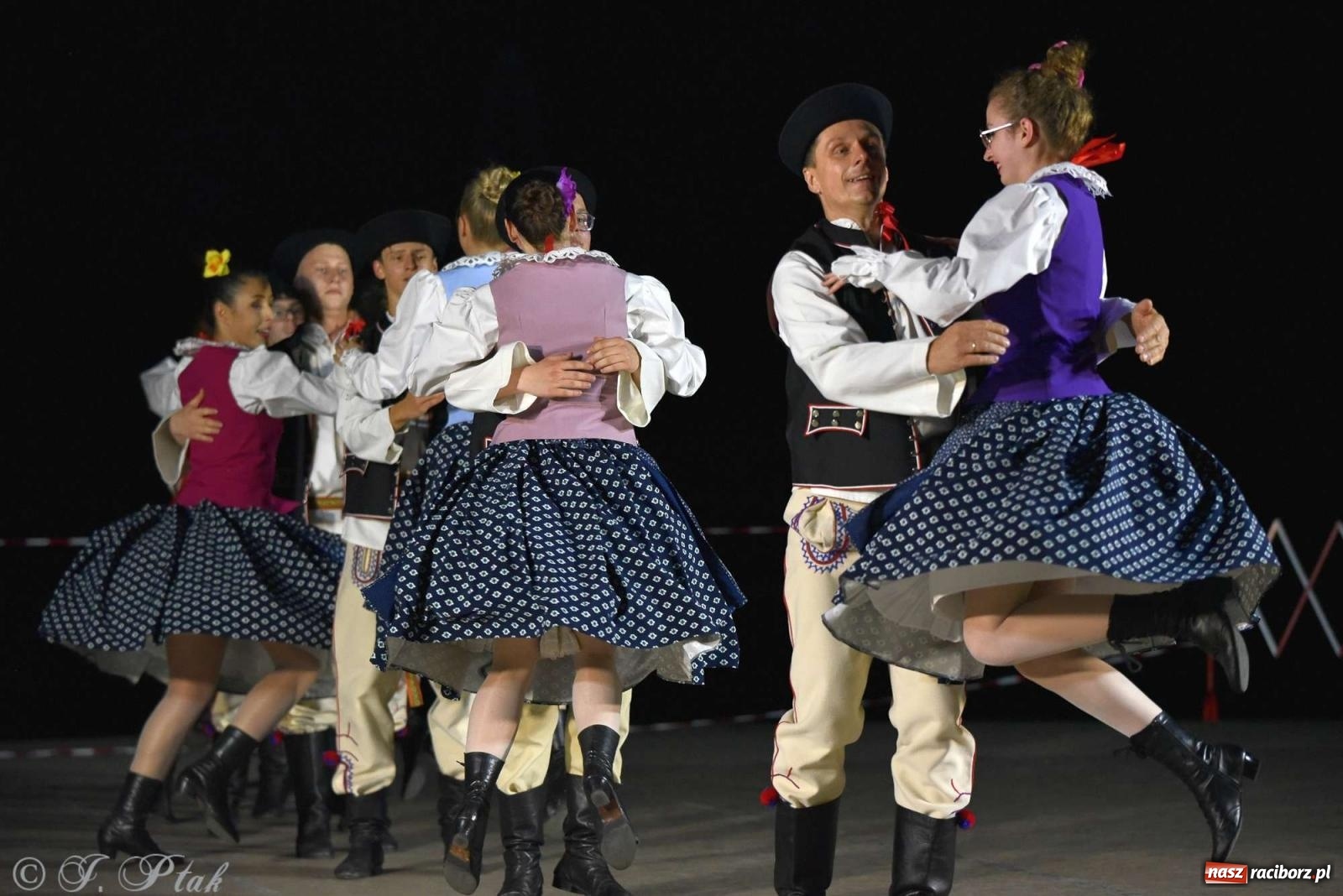 Zdjęcie w galerii na portalu naszraciborz.pl: Raciborska Noc Świętojańska - barwne widowisko nad wodą [FOTO i WIDEO] wiadomości z regionu