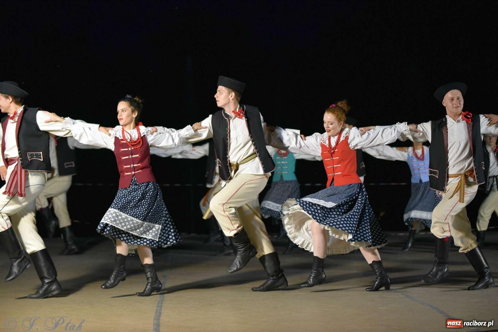 Zdjęcie w galerii na portalu naszraciborz.pl: Raciborska Noc Świętojańska - barwne widowisko nad wodą [FOTO i WIDEO] wiadomości z regionu