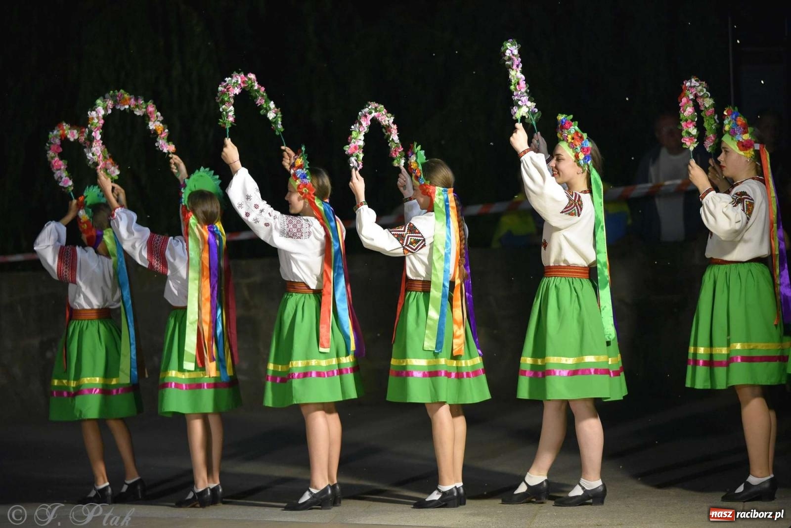 Zdjęcie w galerii na portalu naszraciborz.pl: Raciborska Noc Świętojańska - barwne widowisko nad wodą [FOTO i WIDEO] wiadomości z regionu