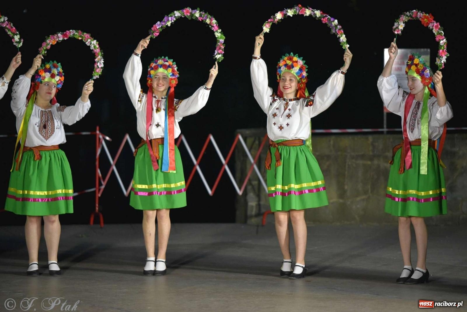 Zdjęcie w galerii na portalu naszraciborz.pl: Raciborska Noc Świętojańska - barwne widowisko nad wodą [FOTO i WIDEO] wiadomości z regionu