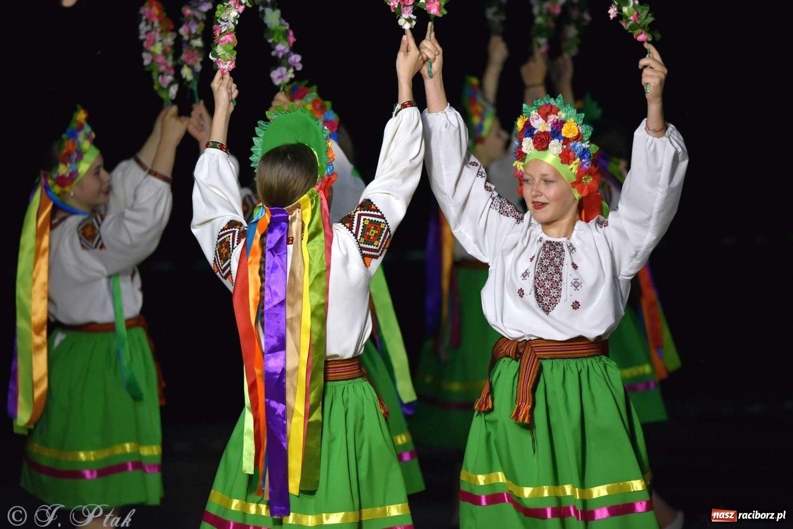 Zdjęcie w galerii na portalu naszraciborz.pl: Raciborska Noc Świętojańska - barwne widowisko nad wodą [FOTO i WIDEO] wiadomości z regionu