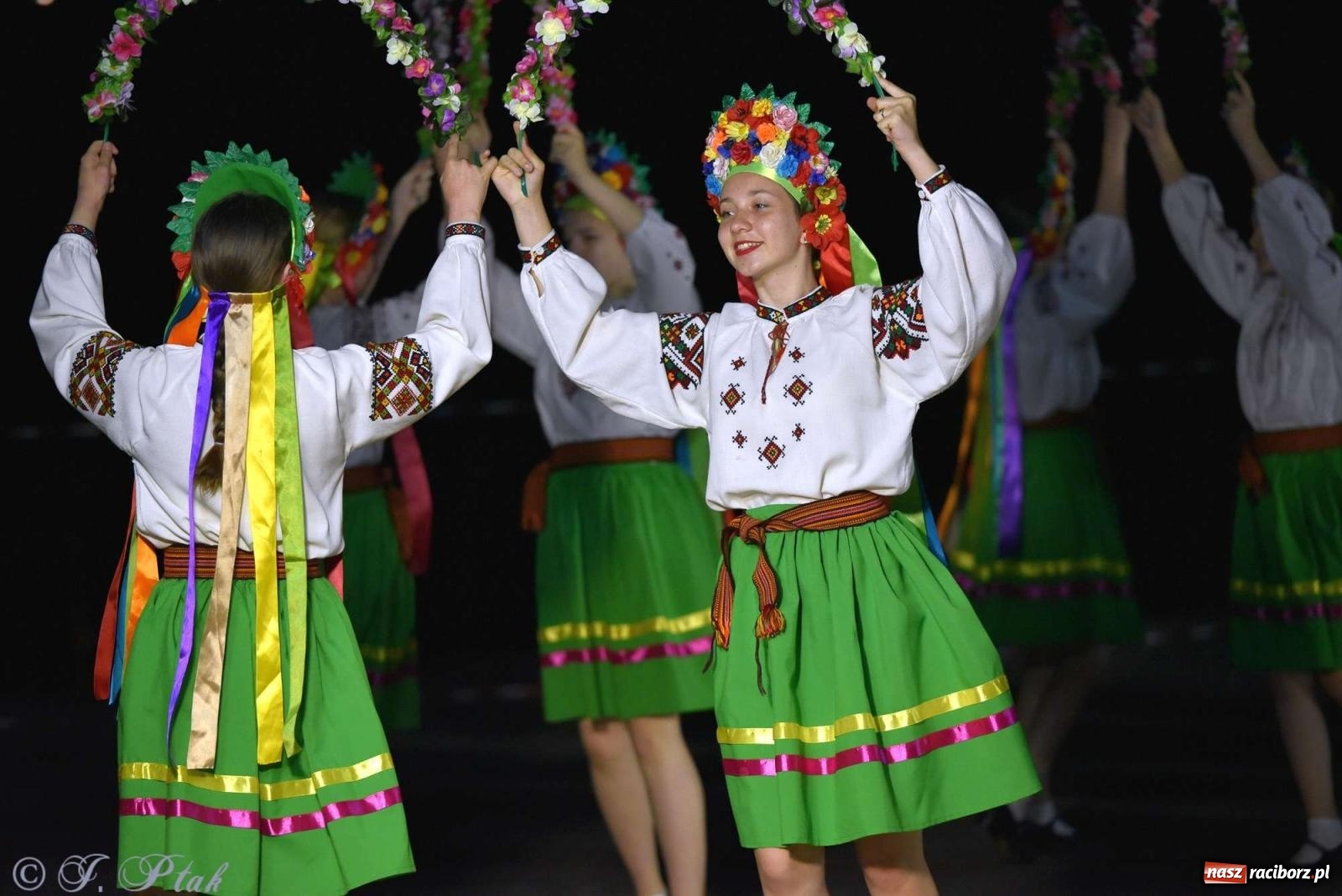 Zdjęcie w galerii na portalu naszraciborz.pl: Raciborska Noc Świętojańska - barwne widowisko nad wodą [FOTO i WIDEO] wiadomości z regionu