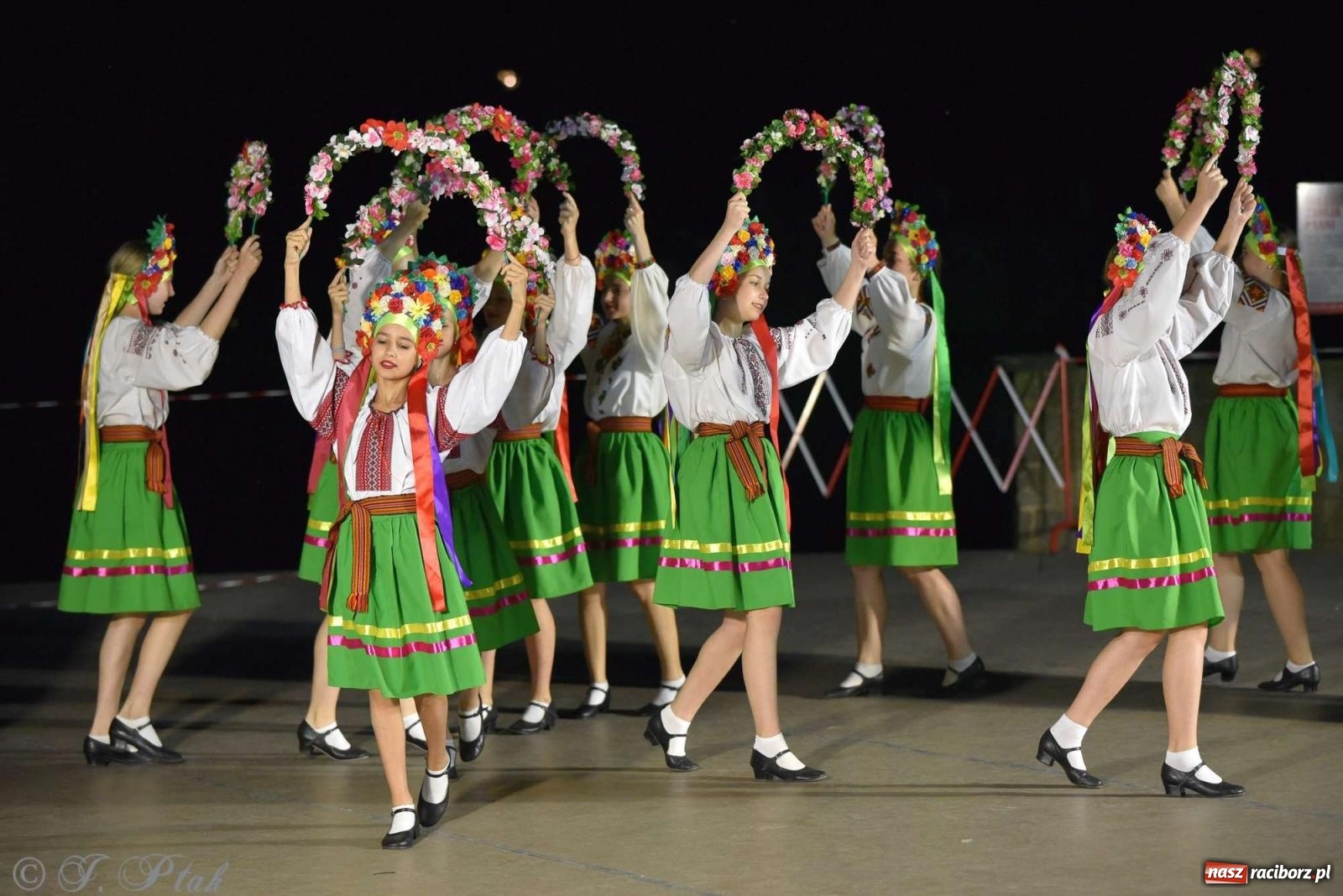 Zdjęcie w galerii na portalu naszraciborz.pl: Raciborska Noc Świętojańska - barwne widowisko nad wodą [FOTO i WIDEO] wiadomości z regionu