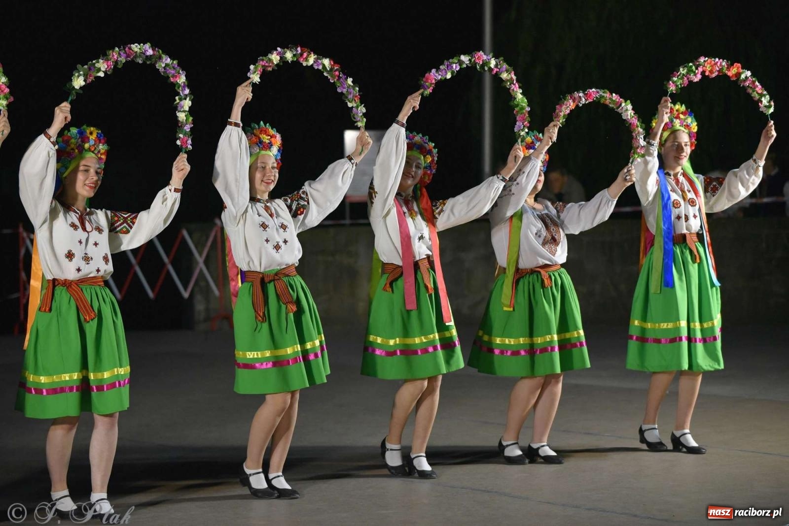 Zdjęcie w galerii na portalu naszraciborz.pl: Raciborska Noc Świętojańska - barwne widowisko nad wodą [FOTO i WIDEO] wiadomości z regionu