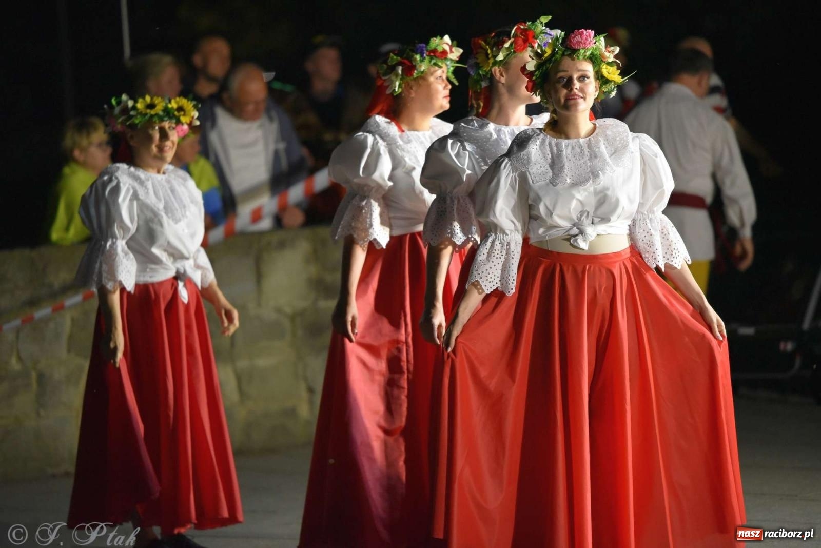 Zdjęcie w galerii na portalu naszraciborz.pl: Raciborska Noc Świętojańska - barwne widowisko nad wodą [FOTO i WIDEO] wiadomości z regionu