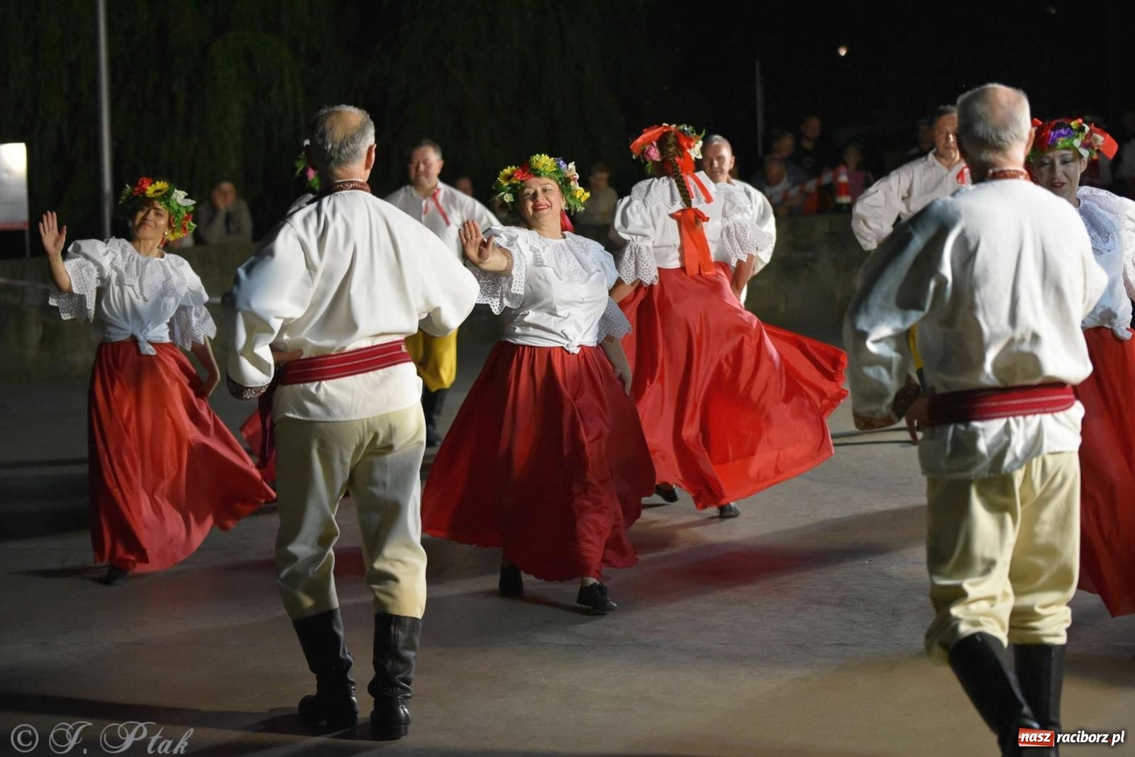 Zdjęcie w galerii na portalu naszraciborz.pl: Raciborska Noc Świętojańska - barwne widowisko nad wodą [FOTO i WIDEO] wiadomości z regionu