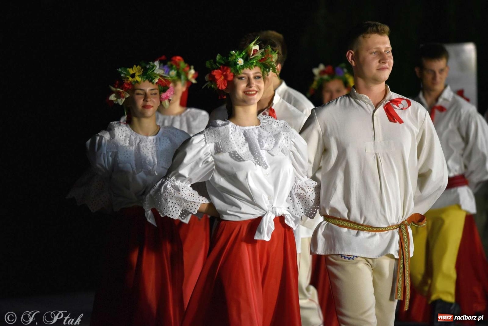 Zdjęcie w galerii na portalu naszraciborz.pl: Raciborska Noc Świętojańska - barwne widowisko nad wodą [FOTO i WIDEO] wiadomości z regionu
