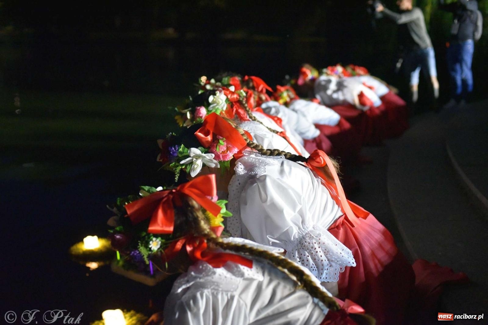 Zdjęcie w galerii na portalu naszraciborz.pl: Raciborska Noc Świętojańska - barwne widowisko nad wodą [FOTO i WIDEO] wiadomości z regionu