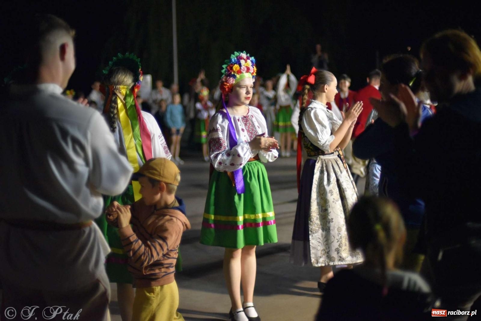 Zdjęcie w galerii na portalu naszraciborz.pl: Raciborska Noc Świętojańska - barwne widowisko nad wodą [FOTO i WIDEO] wiadomości z regionu