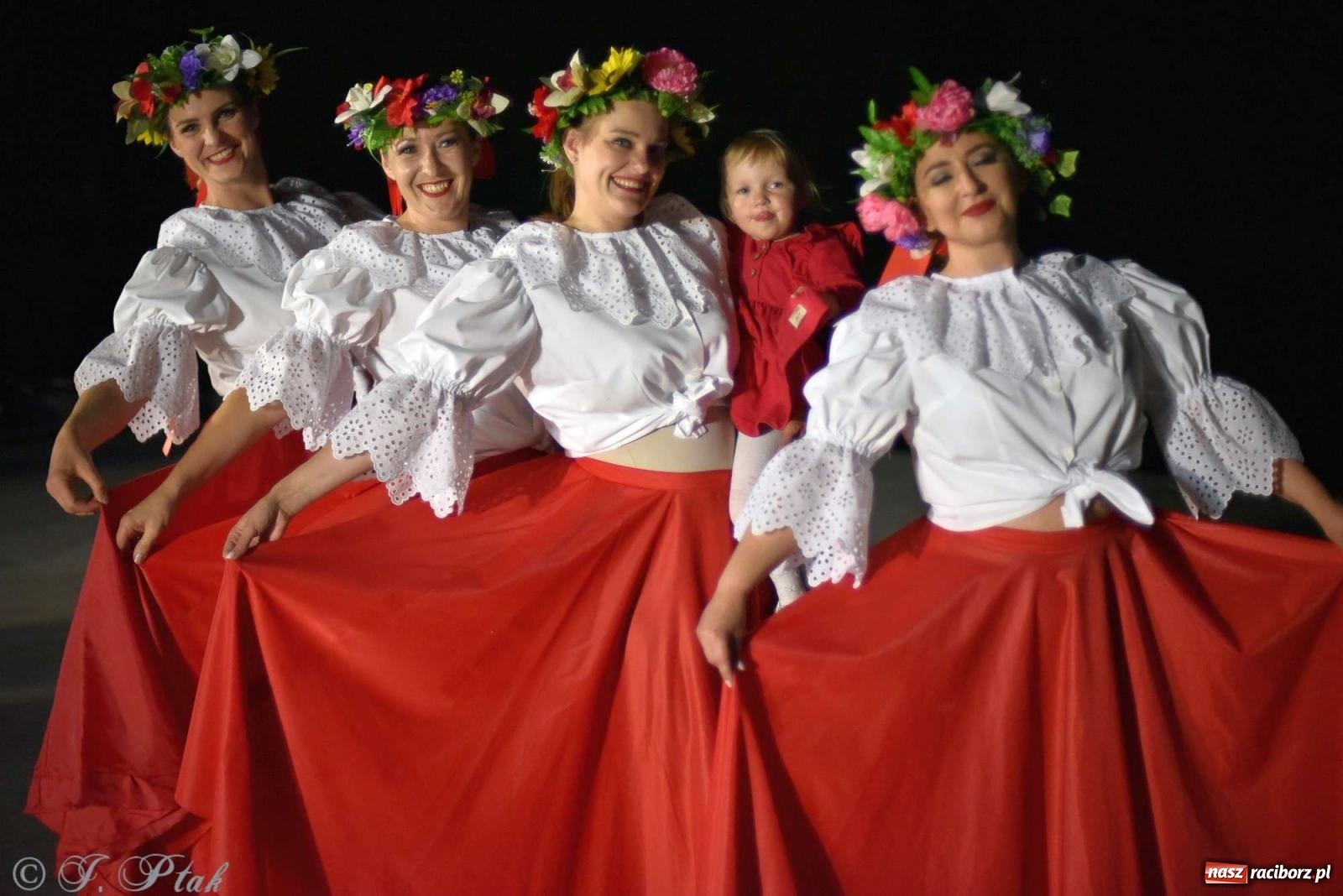 Zdjęcie w galerii na portalu naszraciborz.pl: Raciborska Noc Świętojańska - barwne widowisko nad wodą [FOTO i WIDEO] wiadomości z regionu