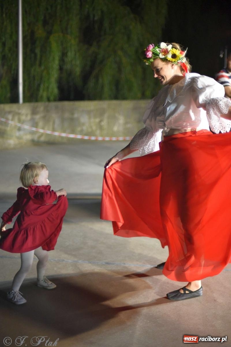 Zdjęcie w galerii na portalu naszraciborz.pl: Raciborska Noc Świętojańska - barwne widowisko nad wodą [FOTO i WIDEO] wiadomości z regionu