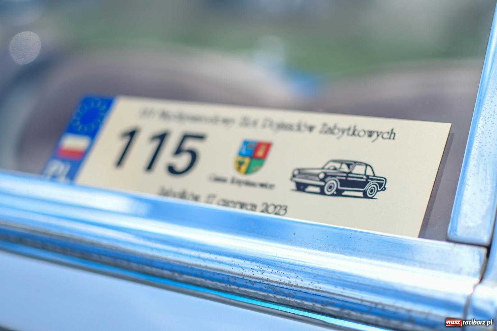 Zdjęcie w galerii na portalu naszraciborz.pl: Rekordowy zlot zabytkowych pojazdów w Zabełkowie wiadomości z regionu