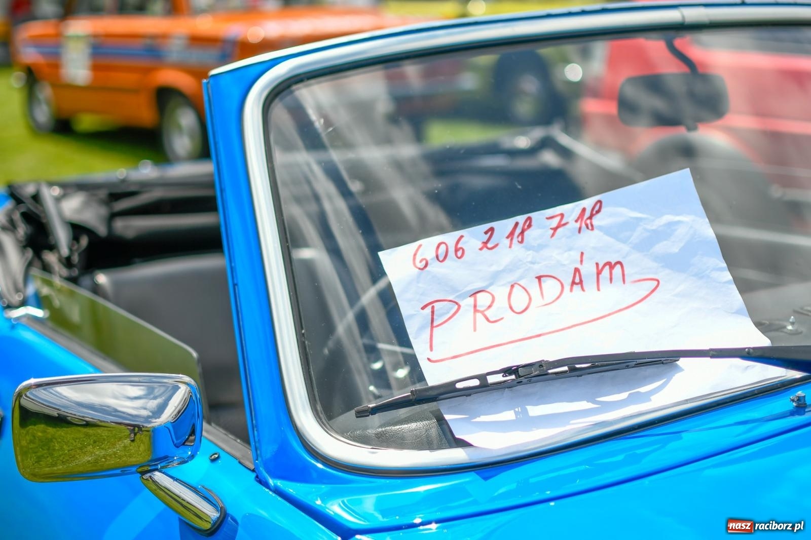 Zdjęcie w galerii na portalu naszraciborz.pl: Rekordowy zlot zabytkowych pojazdów w Zabełkowie wiadomości z regionu