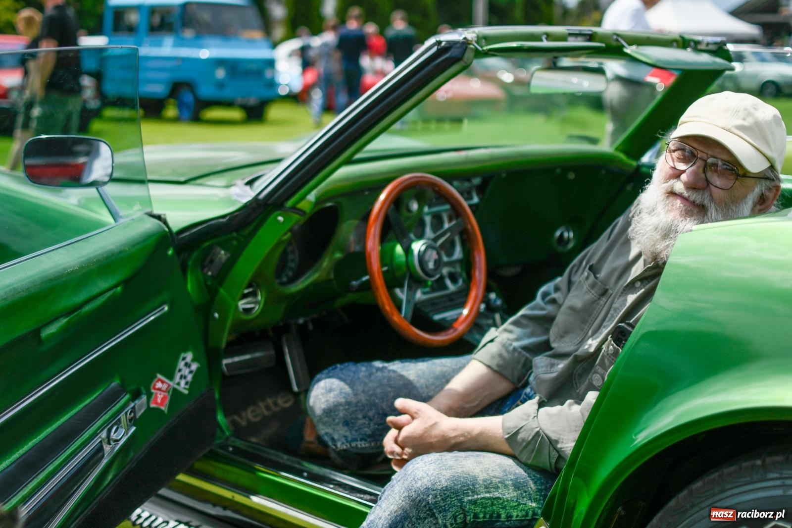 Zdjęcie w galerii na portalu naszraciborz.pl: Rekordowy zlot zabytkowych pojazdów w Zabełkowie wiadomości z regionu