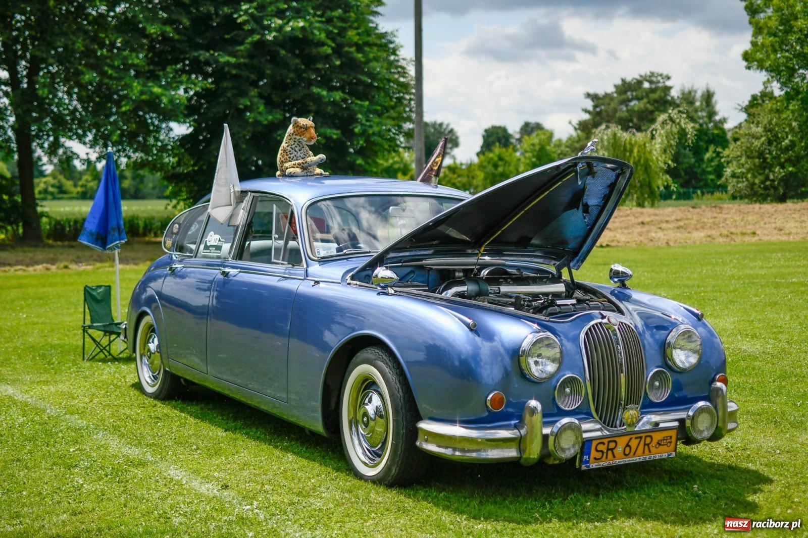 Zdjęcie w galerii na portalu naszraciborz.pl: Rekordowy zlot zabytkowych pojazdów w Zabełkowie wiadomości z regionu