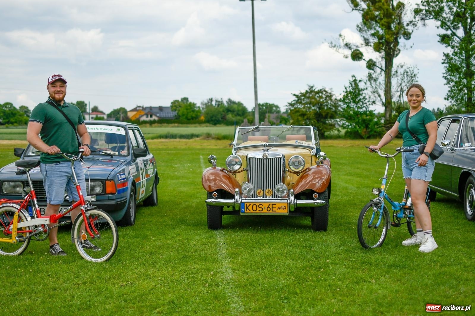 Zdjęcie w galerii na portalu naszraciborz.pl: Rekordowy zlot zabytkowych pojazdów w Zabełkowie wiadomości z regionu