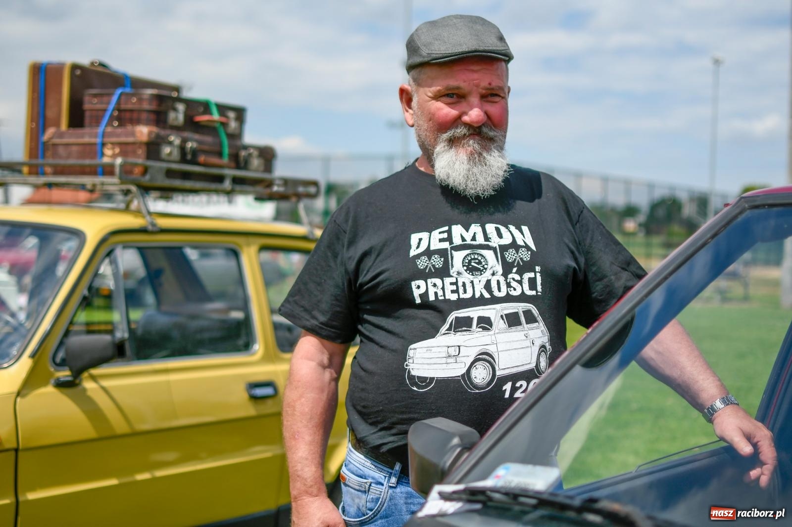 Zdjęcie w galerii na portalu naszraciborz.pl: Rekordowy zlot zabytkowych pojazdów w Zabełkowie wiadomości z regionu