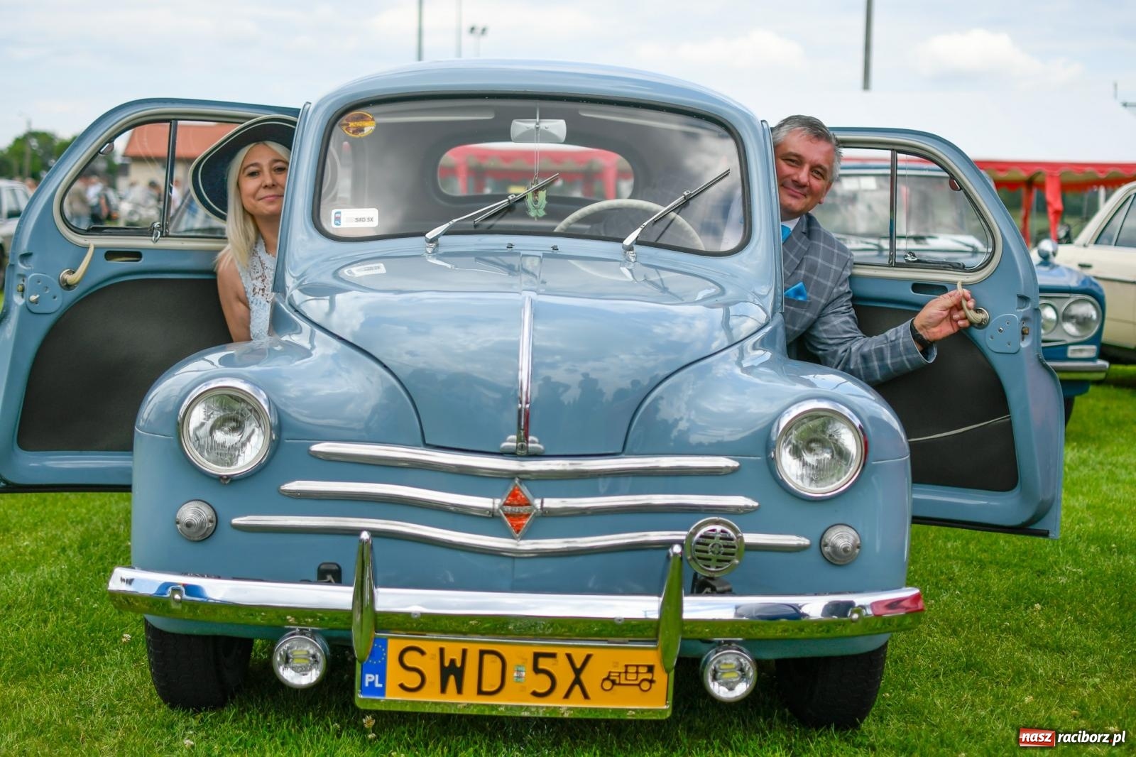 Zdjęcie w galerii na portalu naszraciborz.pl: Rekordowy zlot zabytkowych pojazdów w Zabełkowie wiadomości z regionu