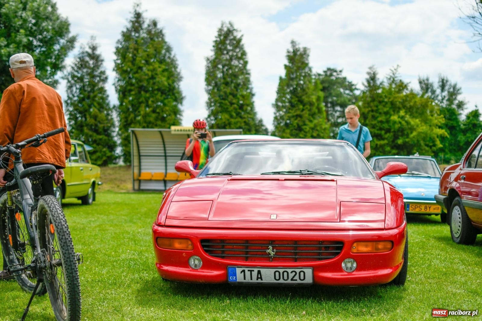 Zdjęcie w galerii na portalu naszraciborz.pl: Rekordowy zlot zabytkowych pojazdów w Zabełkowie wiadomości z regionu
