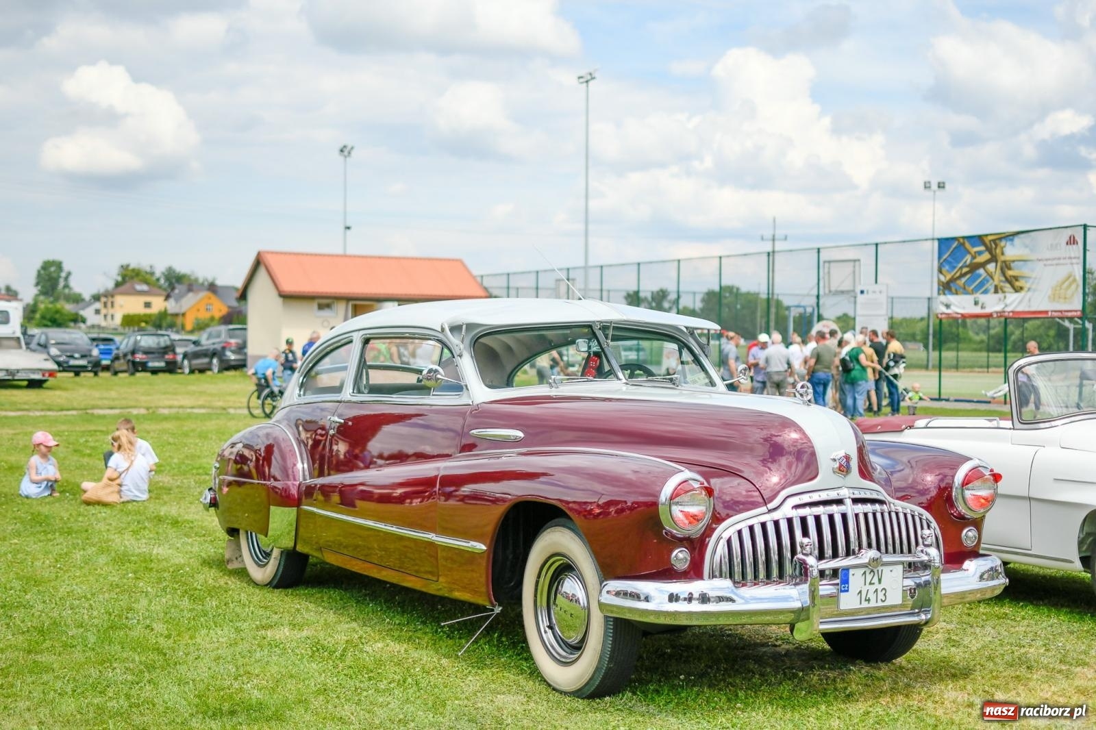 Zdjęcie w galerii na portalu naszraciborz.pl: Rekordowy zlot zabytkowych pojazdów w Zabełkowie wiadomości z regionu