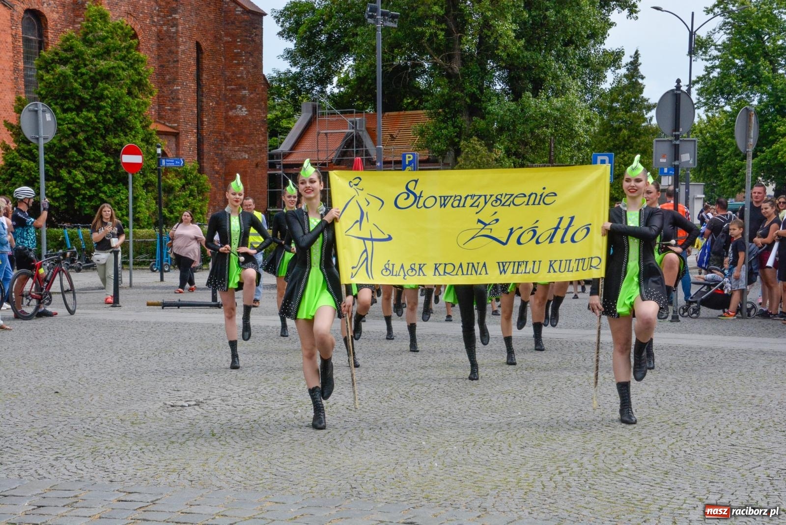 Zdjęcie w galerii na portalu naszraciborz.pl: Śląsk - kraina wielu kultur. Międzynarodowa parada w Raciborzu [FOTO i WIDEO] wiadomości z regionu