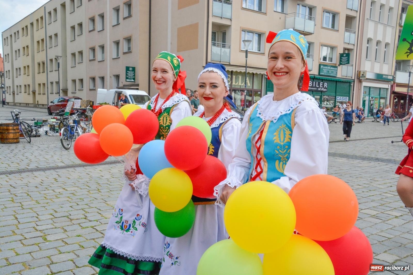Zdjęcie w galerii na portalu naszraciborz.pl: Śląsk - kraina wielu kultur. Międzynarodowa parada w Raciborzu [FOTO i WIDEO] wiadomości z regionu