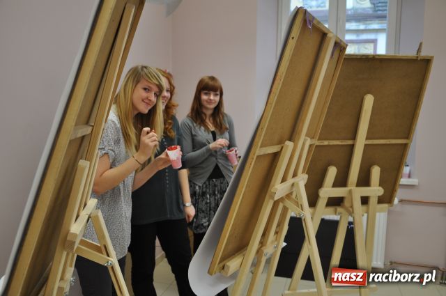 Zdjęcie w galerii na portalu naszraciborz.pl: Młodzież woli świat wirtualny? wiadomości z regionu