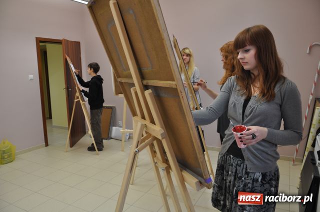 Zdjęcie w galerii na portalu naszraciborz.pl: Młodzież woli świat wirtualny? wiadomości z regionu