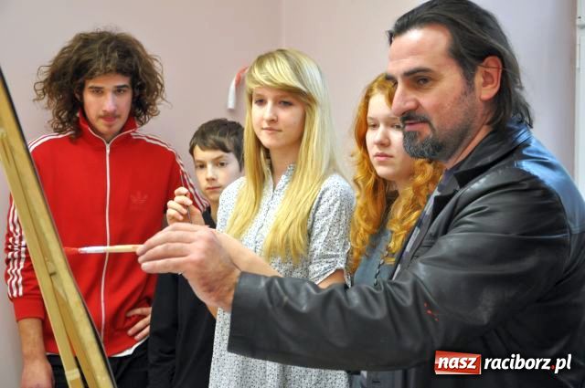 Zdjęcie w galerii na portalu naszraciborz.pl: Młodzież woli świat wirtualny? wiadomości z regionu