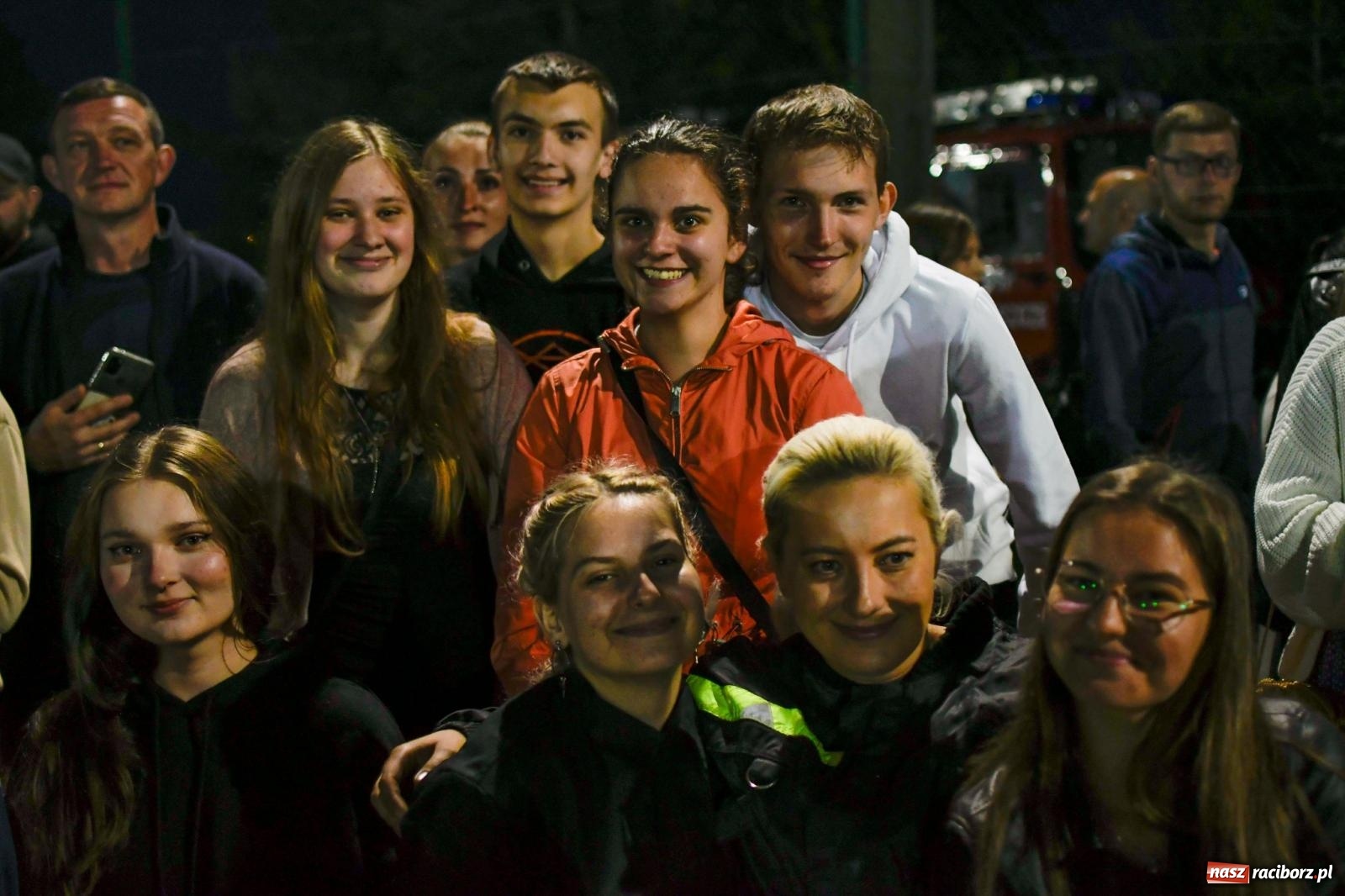 Zdjęcie w galerii na portalu naszraciborz.pl: Nocne strażackie show w Bolesławiu. Sztuczne ognie i rywalizacja w ćwiczeniu bojowym [FOTO i WIDEO] wiadomości z regionu