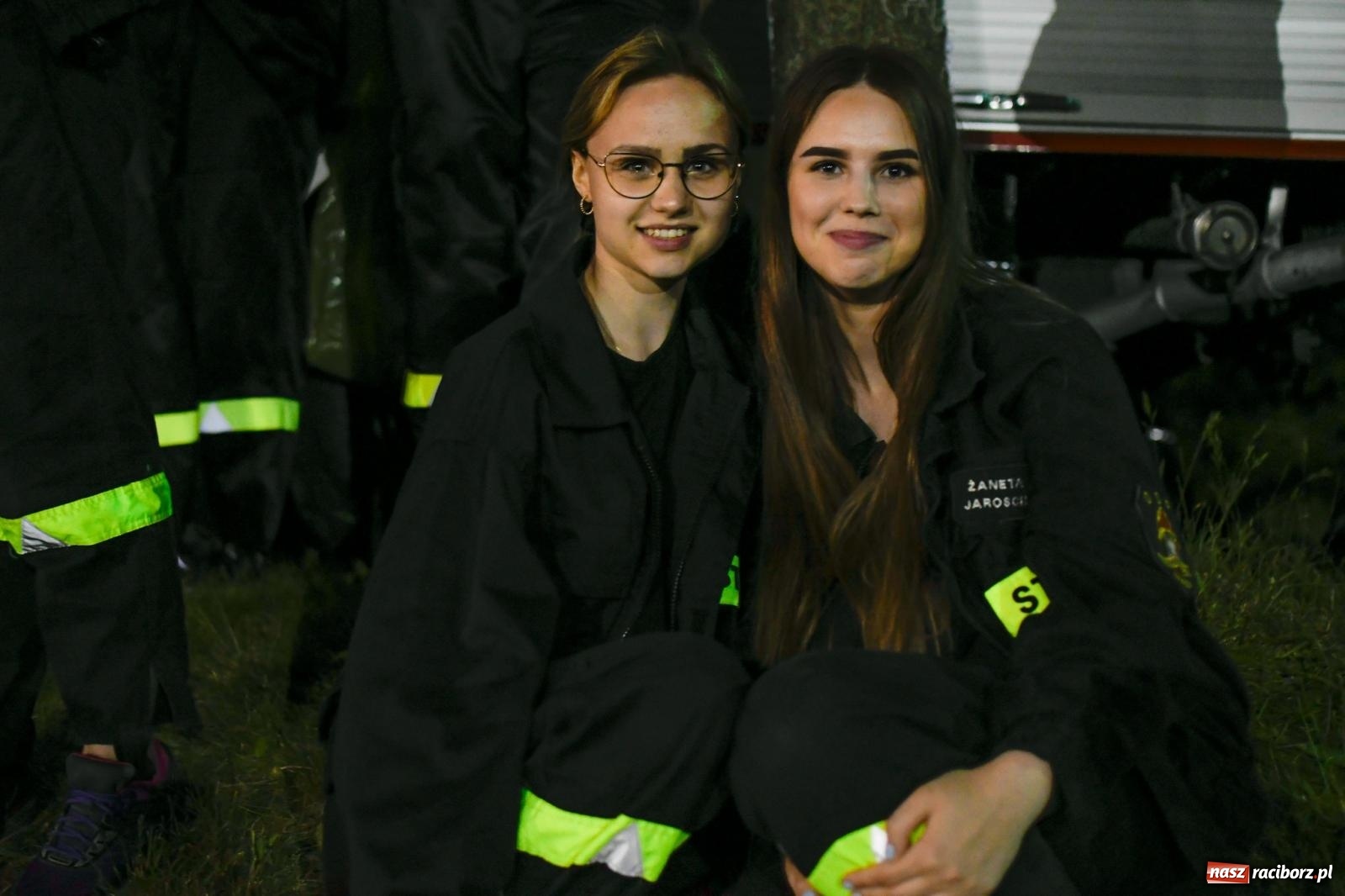 Zdjęcie w galerii na portalu naszraciborz.pl: Nocne strażackie show w Bolesławiu. Sztuczne ognie i rywalizacja w ćwiczeniu bojowym [FOTO i WIDEO] wiadomości z regionu