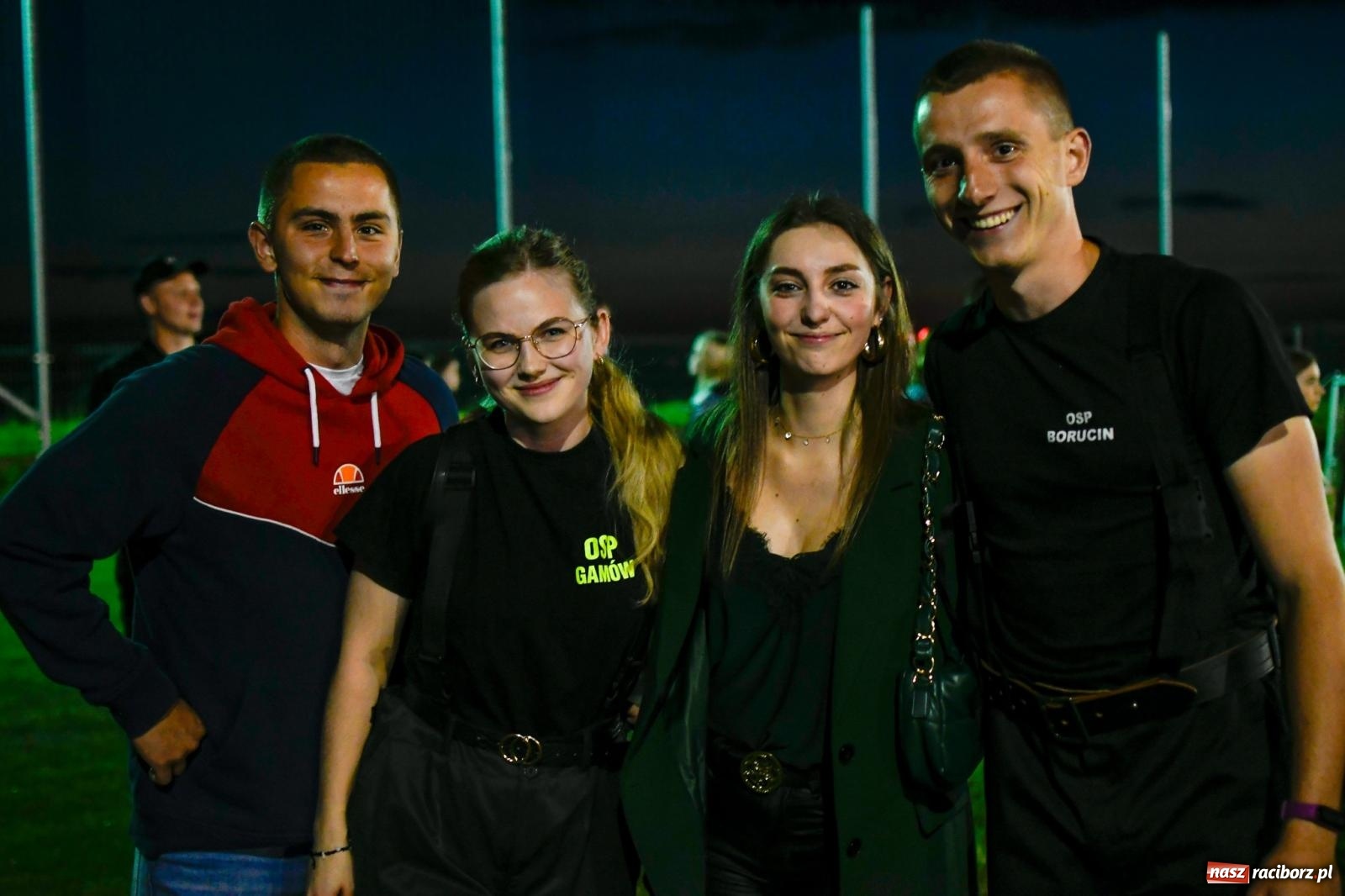 Zdjęcie w galerii na portalu naszraciborz.pl: Nocne strażackie show w Bolesławiu. Sztuczne ognie i rywalizacja w ćwiczeniu bojowym [FOTO i WIDEO] wiadomości z regionu