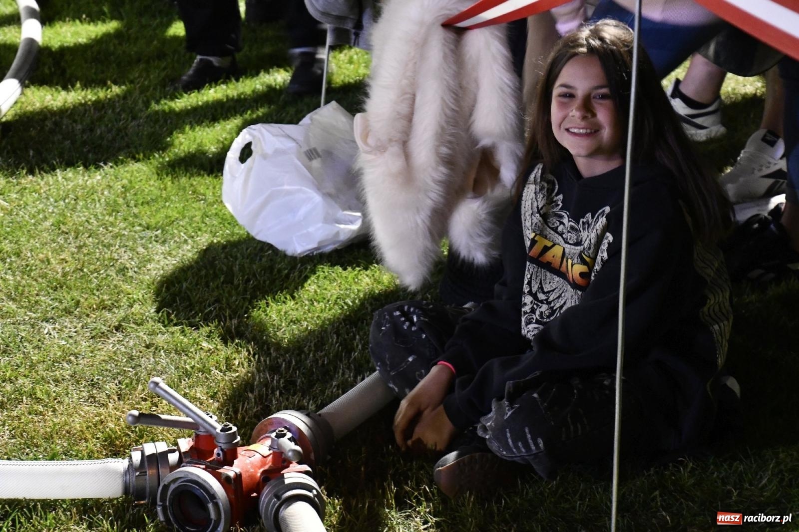Zdjęcie w galerii na portalu naszraciborz.pl: Nocne strażackie show w Bolesławiu. Sztuczne ognie i rywalizacja w ćwiczeniu bojowym [FOTO i WIDEO] wiadomości z regionu